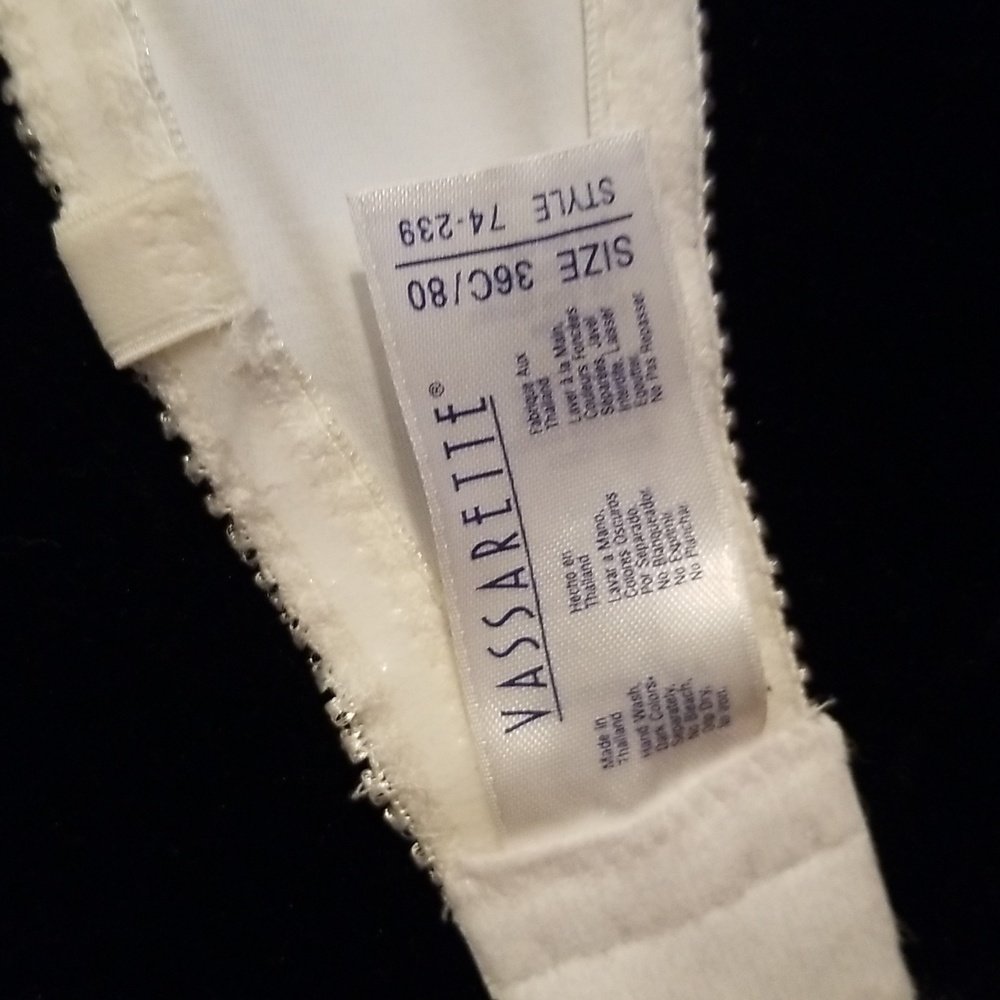Vintage Vasserette 38C convertible/ strapless bra without the straps - Picture 5 of 5
